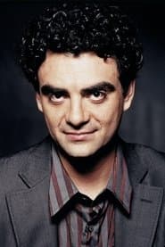 Rolando Villazรณn